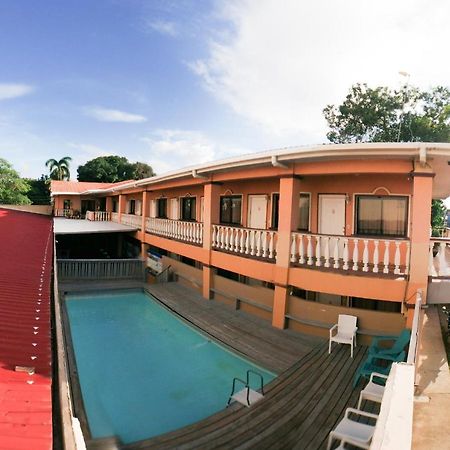 Uw Oasis Hotel La Ceiba Esterno foto