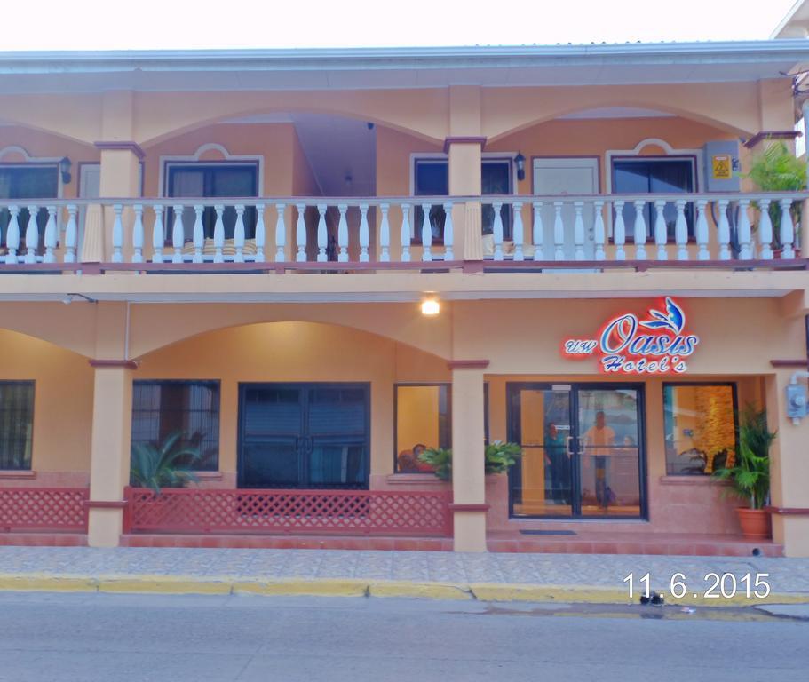 Uw Oasis Hotel La Ceiba Esterno foto