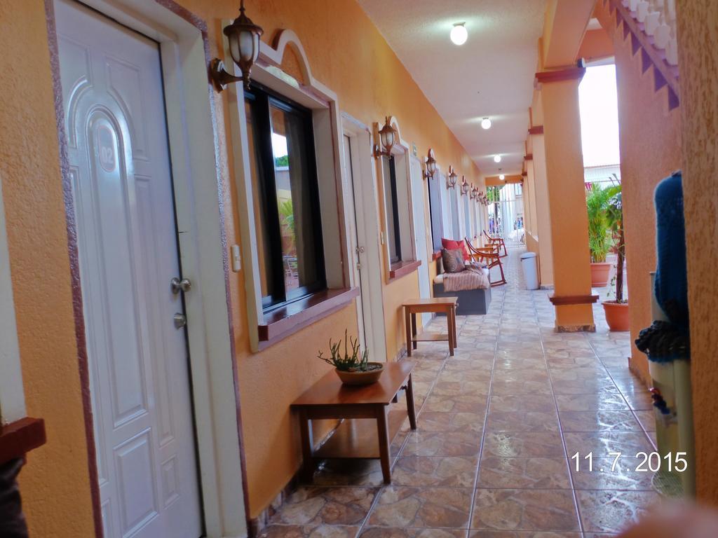 Uw Oasis Hotel La Ceiba Esterno foto