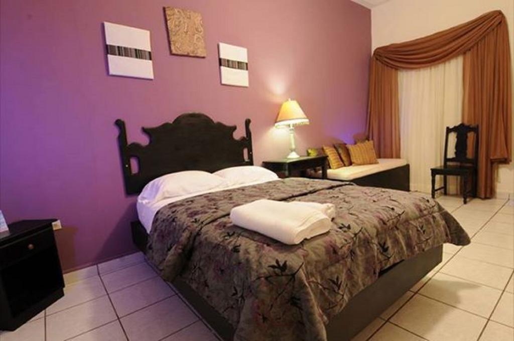 Uw Oasis Hotel La Ceiba Esterno foto
