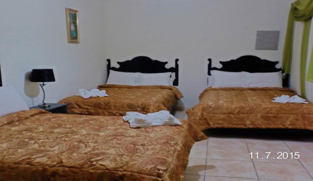 Uw Oasis Hotel La Ceiba Camera foto