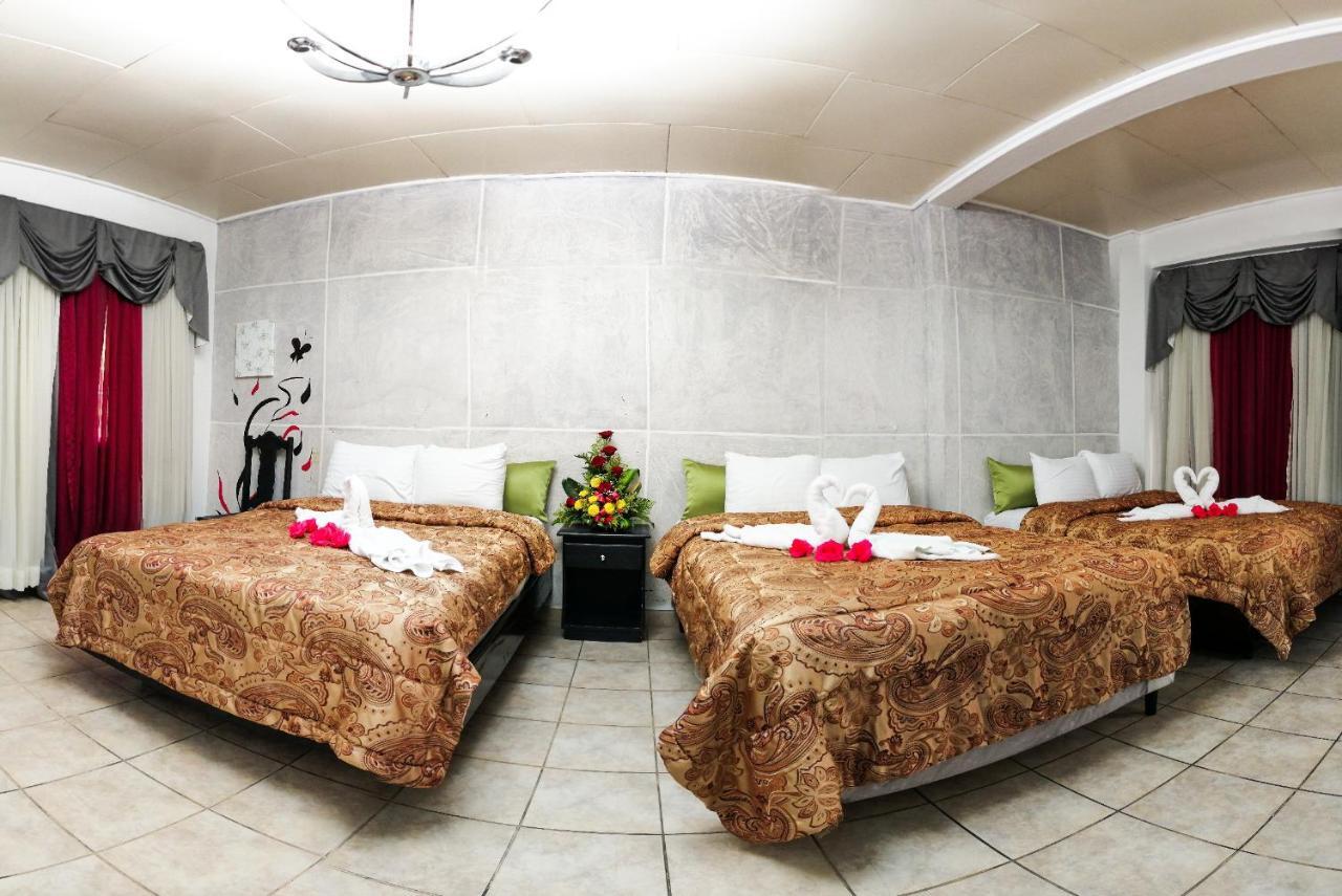 Uw Oasis Hotel La Ceiba Esterno foto