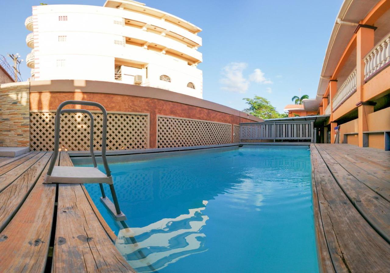Uw Oasis Hotel La Ceiba Esterno foto