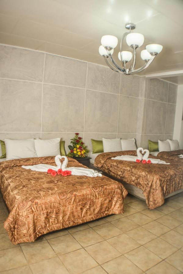 Uw Oasis Hotel La Ceiba Esterno foto